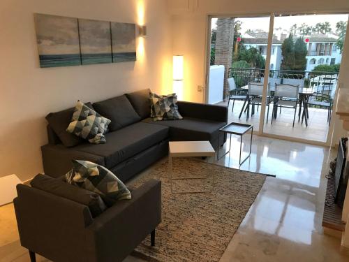شرفة/ تراس, Marbella - Estepona beach frontline apartment in Hacienda Beach شرفة/ تراس, Marbella - Estepona beach frontline apartment in Hacienda Beach