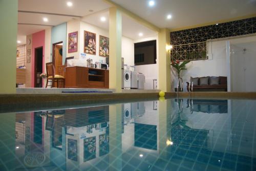 Swimming pool, Happy Hostel in Pattaya Swimming pool, Happy Hostel in Pattaya