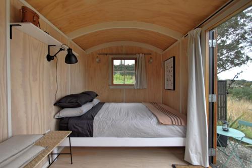 The Bird Hide - rustic luxury by the water in Other The Bird Hide - rustic luxury by the water in Other