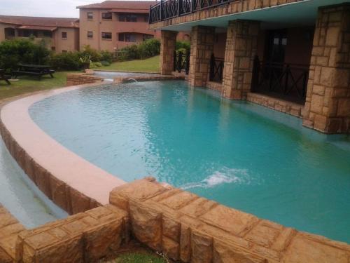Basen, Ocean View Villas Unit G02 in Port Edward Basen, Ocean View Villas Unit G02 in Port Edward