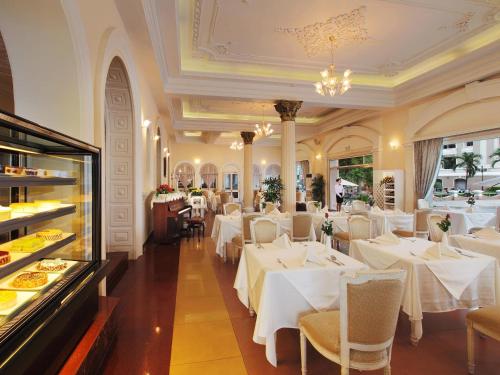 Restauracja, Hotel Continental Saigon near Saigon Centre Restauracja, Hotel Continental Saigon near Saigon Centre
