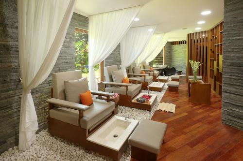 按摩, 潘达瓦全套房酒店 (Pandawa All Suite Hotel) in 巴厘岛 按摩, 潘达瓦全套房酒店 (Pandawa All Suite Hotel) in 巴厘岛