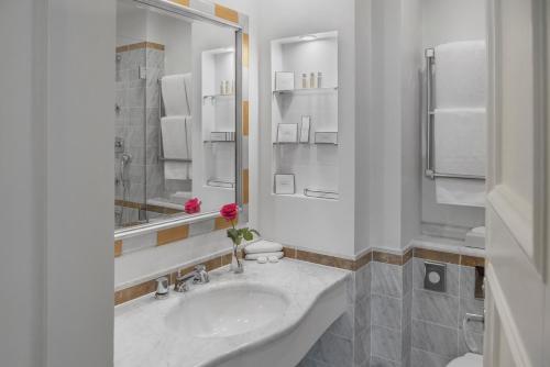 Angleterre Hotel in סנט פטרסבורג Angleterre Hotel in סנט פטרסבורג