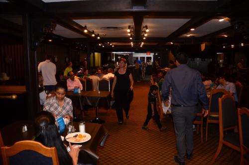 Εστιατόριο, Hotel Royal Plaza in Winnipeg (MB) Εστιατόριο, Hotel Royal Plaza in Winnipeg (MB)