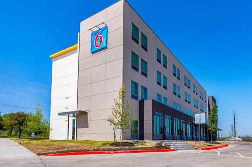 Motel 6 Austin Airport in Taylor