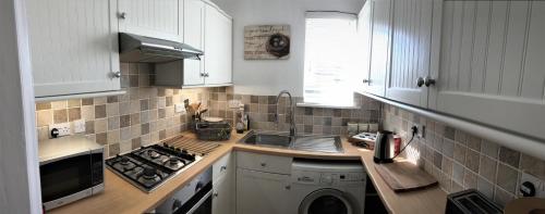 Konyha, Beautiful Character Property in Angmering Konyha, Beautiful Character Property in Angmering