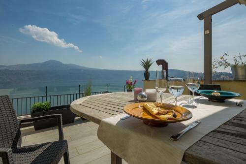 Balcony/terrace, Hotel Castel Gandolfo in Castel Gandolfo Balcony/terrace, Hotel Castel Gandolfo in Castel Gandolfo