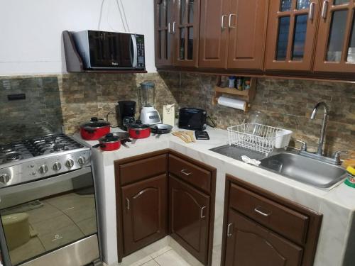 Runway 108 in 마나과 Runway 108 in 마나과