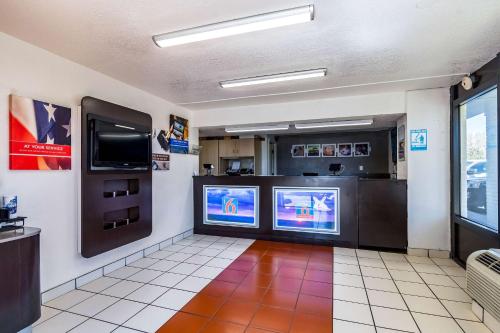 Lounge/area TV in comune, Motel 6 Little Rock, AR - West in Little Rock (AR) Lounge/area TV in comune, Motel 6 Little Rock, AR - West in Little Rock (AR)