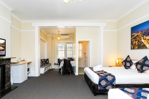 North Shore Hotel in North Sydney North Shore Hotel in North Sydney