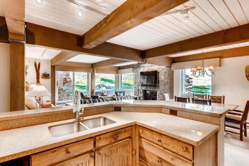 在meiguo.com看到的The Enclave at Snowmass的介绍图片