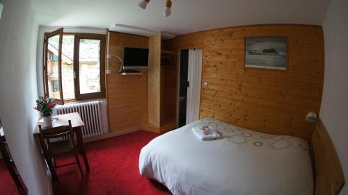 This photo about Les Seracs shared on HyHotel.com