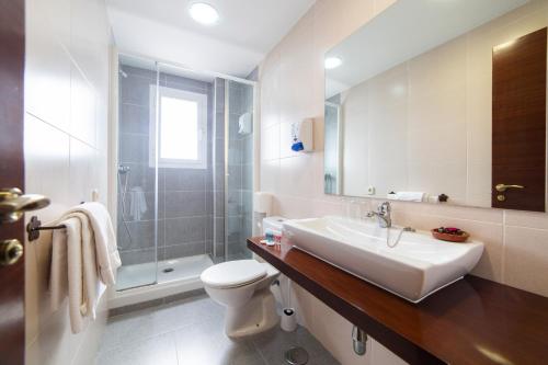 This photo about OYO Hotel Mavi shared on HyHotel.com