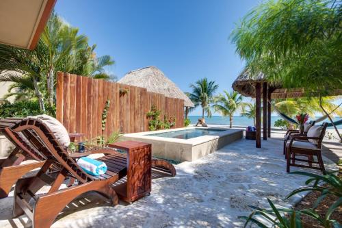 Uitzicht, Sirenian Bay Resort -Villas & All Inclusive Bungalows in Surfside Uitzicht, Sirenian Bay Resort -Villas & All Inclusive Bungalows in Surfside
