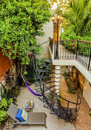 Casa Del Maya Bed & Breakfast Hotel