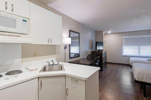 Konyha, Extended Stay America Suites - Charlotte - Pineville - Park Rd. in Pineville Környéke Konyha, Extended Stay America Suites - Charlotte - Pineville - Park Rd. in Pineville Környéke