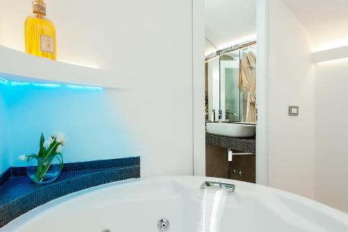 Fürdőszoba, Hotel Navona near Campo de’ Fiori Fürdőszoba, Hotel Navona near Campo de’ Fiori