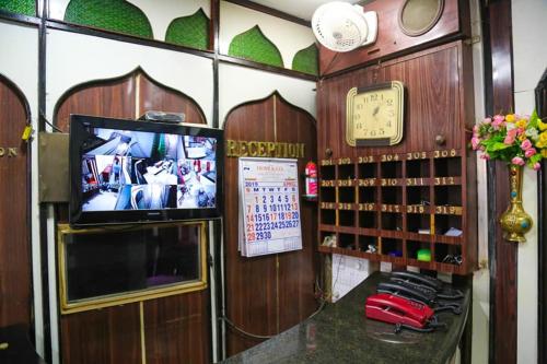 Hotel Happy Home near Colaba Hotel Happy Home near Colaba