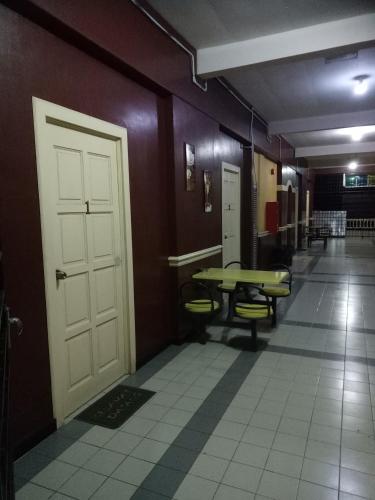 KUALA BESUT JETTY BUDGET HOTEL AIN - In front of Kuala Besut Jetty in 巴述 KUALA BESUT JETTY BUDGET HOTEL AIN - In front of Kuala Besut Jetty in 巴述