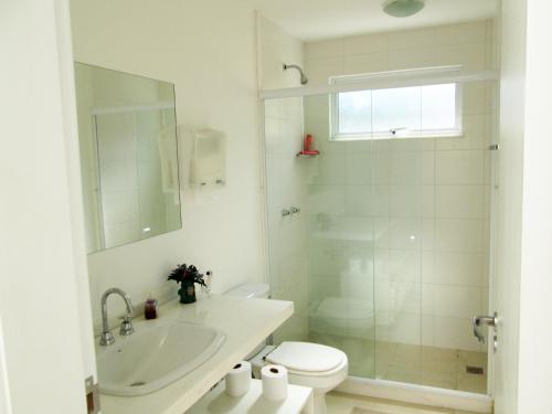 Bathroom, Espaco Afrodite Se Quiser in Cosme Velho Bathroom, Espaco Afrodite Se Quiser in Cosme Velho