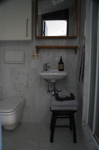 Bathroom, Skjalfandi in Husavik Bathroom, Skjalfandi in Husavik