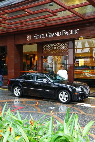 Entrance, Hotel Grand Pacific near The Padang Entrance, Hotel Grand Pacific near The Padang
