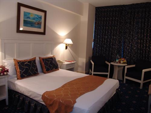 Guestroom, Le Grande PLAZA Tashkent in Tashkent Guestroom, Le Grande PLAZA Tashkent in Tashkent