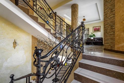 المرافق, Status Hotel in ماليكيف المرافق, Status Hotel in ماليكيف