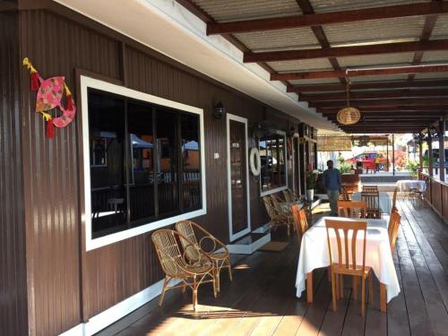 Balcony/terrace, Maena Water Chalets in Pengkalan Kubor Balcony/terrace, Maena Water Chalets in Pengkalan Kubor