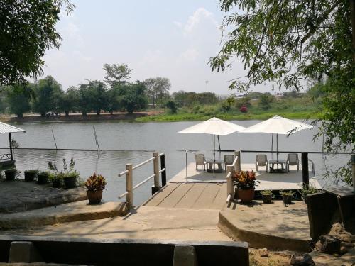 リバー マリーナ リゾート (River Marina Resort) in ウタイタニ リバー マリーナ リゾート (River Marina Resort) in ウタイタニ