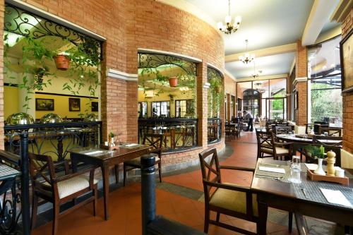 レストラン, パーク ビレッジ リゾート バイ KGH グループ (Park Village Resort by KGH Group) in ブダニールカンタ レストラン, パーク ビレッジ リゾート バイ KGH グループ (Park Village Resort by KGH Group) in ブダニールカンタ