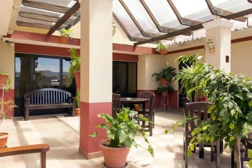 Terraza/balcón, City Hotel in Cochabamba Terraza/balcón, City Hotel in Cochabamba