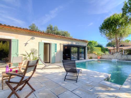 Holiday Home Bezert in Carpentras Holiday Home Bezert in Carpentras