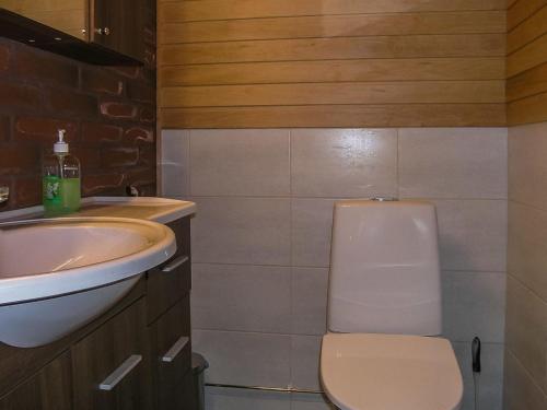 Badrum, Holiday Home Huvila ferdinand by Interhome in Pernoo Badrum, Holiday Home Huvila ferdinand by Interhome in Pernoo
