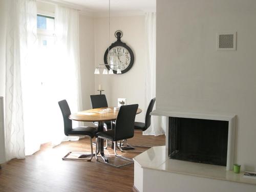 This photo about Apartment Villa Alpenblick 3. OG shared on HyHotel.com