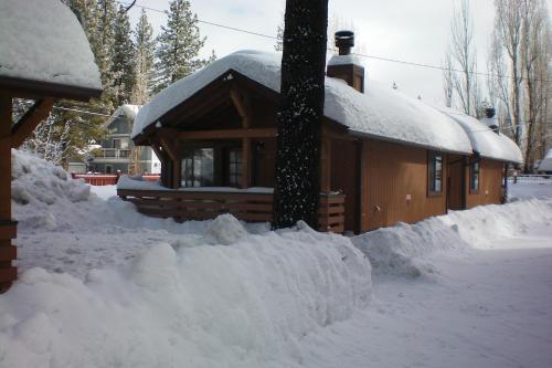 Majestic Moose Lodge - Coptic Village
