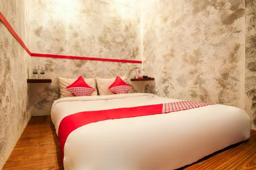 This photo about OYO 457 The Sleepover Hotel shared on HyHotel.com