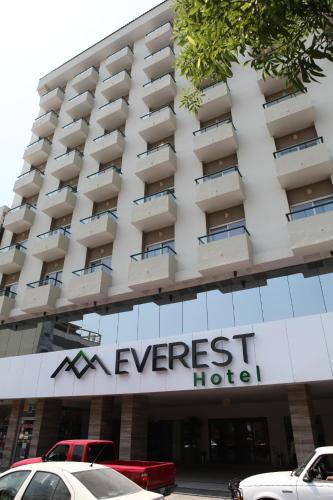 Bejárat, Ramada Hotel Ciudad Victoria in Ciudad Victoria Bejárat, Ramada Hotel Ciudad Victoria in Ciudad Victoria