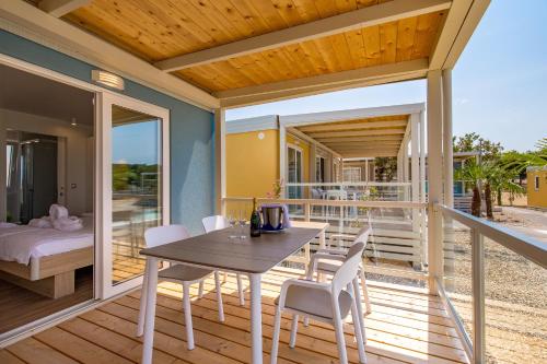 Балкон, Mobile Homes Camping Omišalj (Mobile Homes Camping Omisalj) in Омішаль Балкон, Mobile Homes Camping Omišalj (Mobile Homes Camping Omisalj) in Омішаль