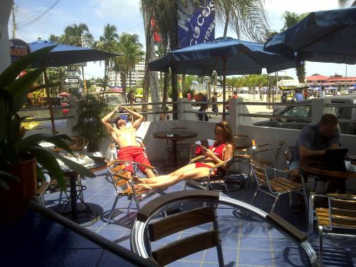 Pub/Lounge, Hotel Cocos in Salinas Pub/Lounge, Hotel Cocos in Salinas