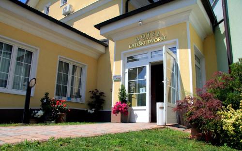 Hotel Cateski Dvorec in Брежице Hotel Cateski Dvorec in Брежице