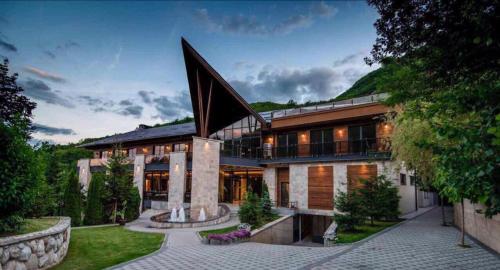 Ресторан, Resort Ujevara e Drinit in Пріштіна Ресторан, Resort Ujevara e Drinit in Пріштіна