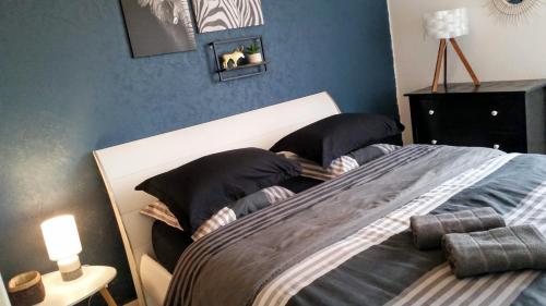 Hôtel Chambre chez l'habitant et salle de bain commune