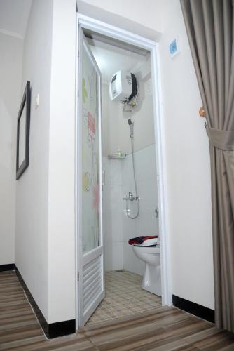 RedDoorz Syariah Plus near Banyuwangi Airport in Rogojampi RedDoorz Syariah Plus near Banyuwangi Airport in Rogojampi