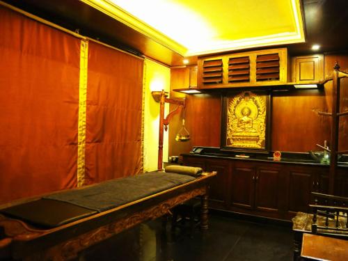 Massage, Anandha Inn Convention Centre and Suites in Pondicherry Massage, Anandha Inn Convention Centre and Suites in Pondicherry