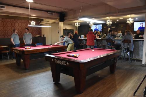 PARTY HOSTEL - The Canmore Hotel Hostel in Canmore (AB) PARTY HOSTEL - The Canmore Hotel Hostel in Canmore (AB)