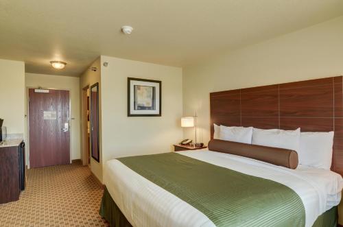 Cobblestone Inn & Suites - Kersey in Evans (CO) Cobblestone Inn & Suites - Kersey in Evans (CO)