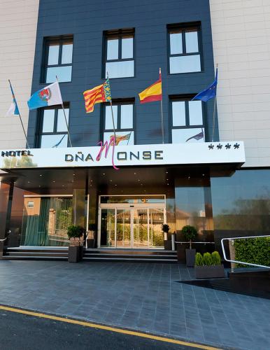 エントランス, ホテル ドナ モンセ (Hotel Dona Monse) in トレビエハ エントランス, ホテル ドナ モンセ (Hotel Dona Monse) in トレビエハ