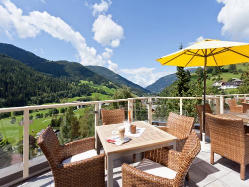 Balcony/terrace, Wohlfuhl & Genusshotel Felsenhof in Rottenstein Balcony/terrace, Wohlfuhl & Genusshotel Felsenhof in Rottenstein