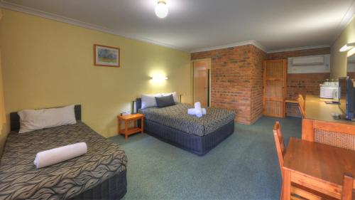 Wondai Colonial Motel & Ivory's Restaurant